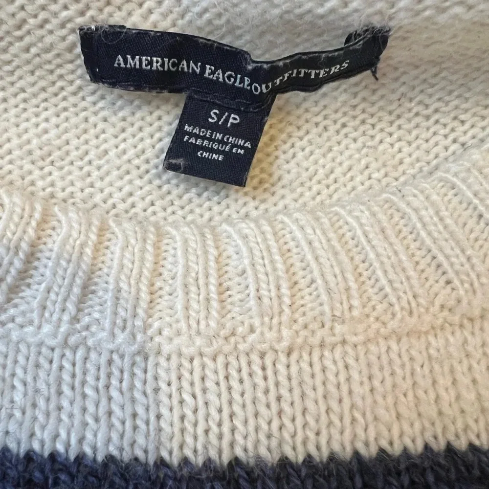American Eagle Aztec wool sweater‎